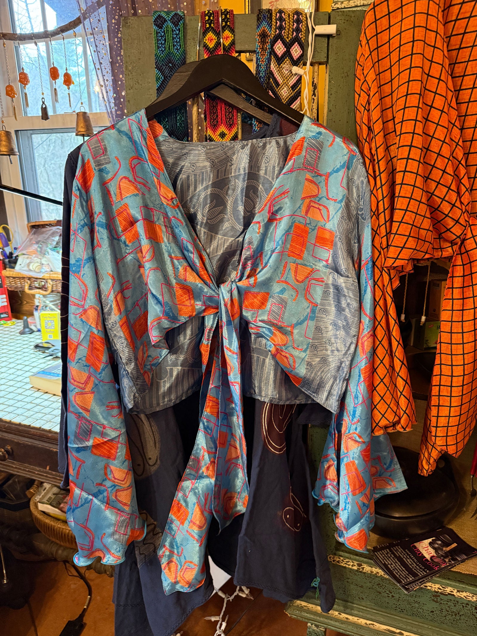 Silk crop top powder blue/salmon