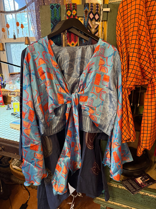 Silk crop top powder blue/salmon