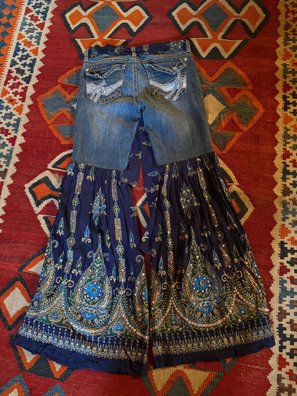 Upcycled groovy Jeans sparkling blue