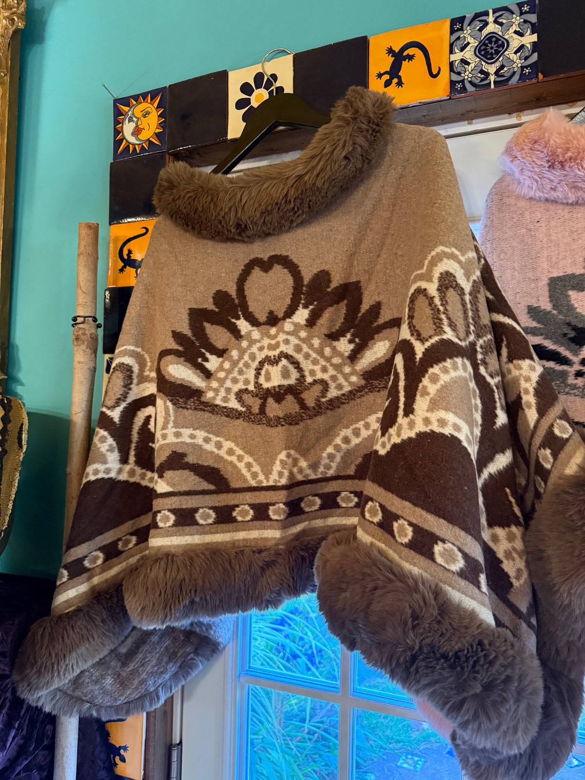 Cozy faux fur trim poncho Brown
