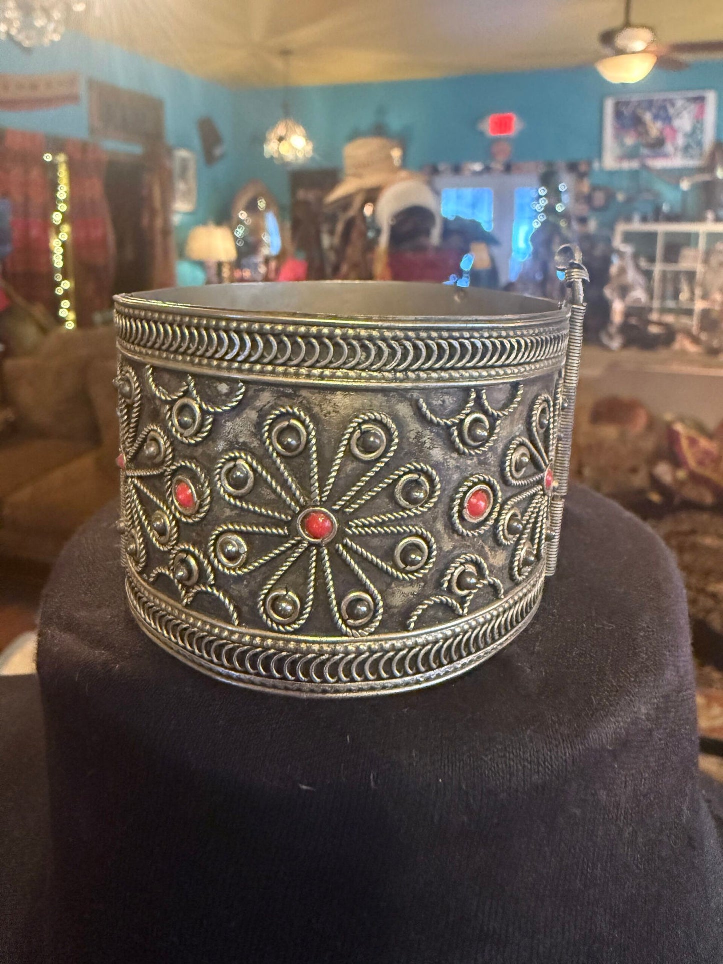 Vintage flower cuff