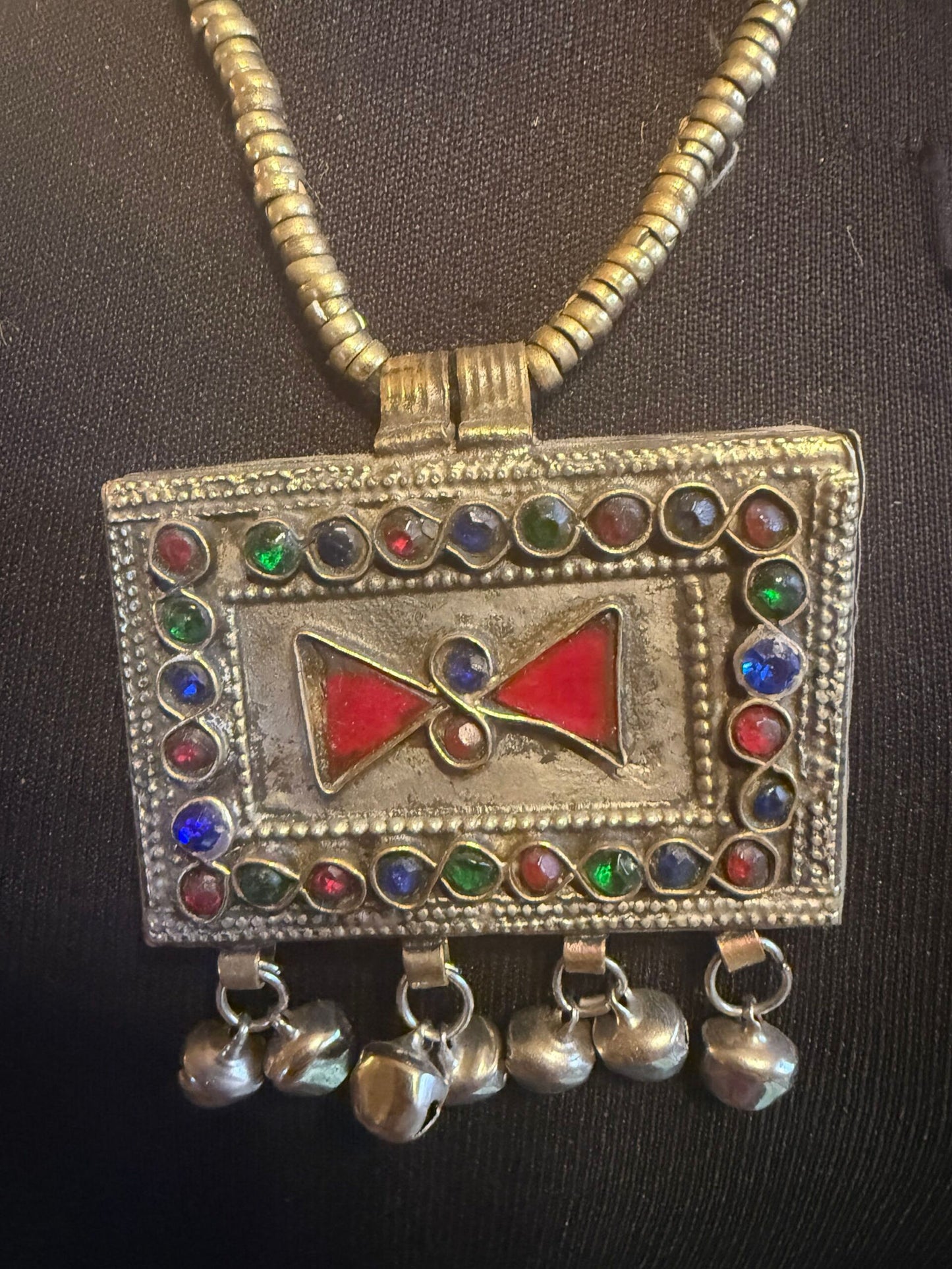 Kuchi pendant triangle detail