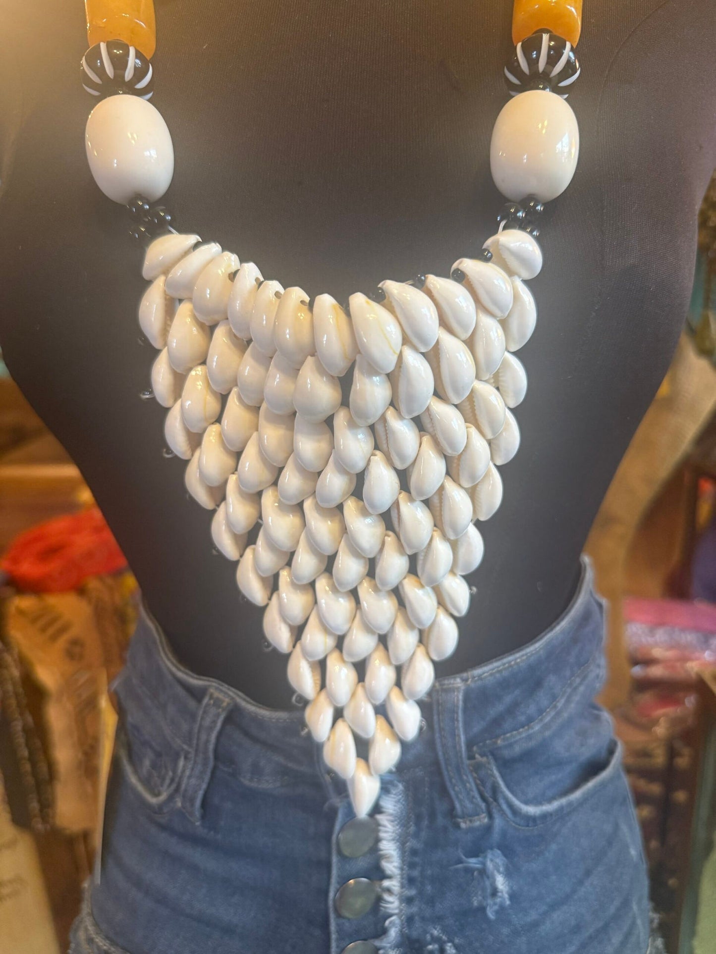 Dramatic Cowrie Shell Set