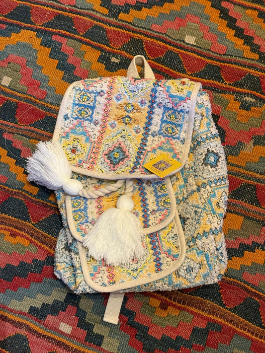 Mama’s Backpack - White