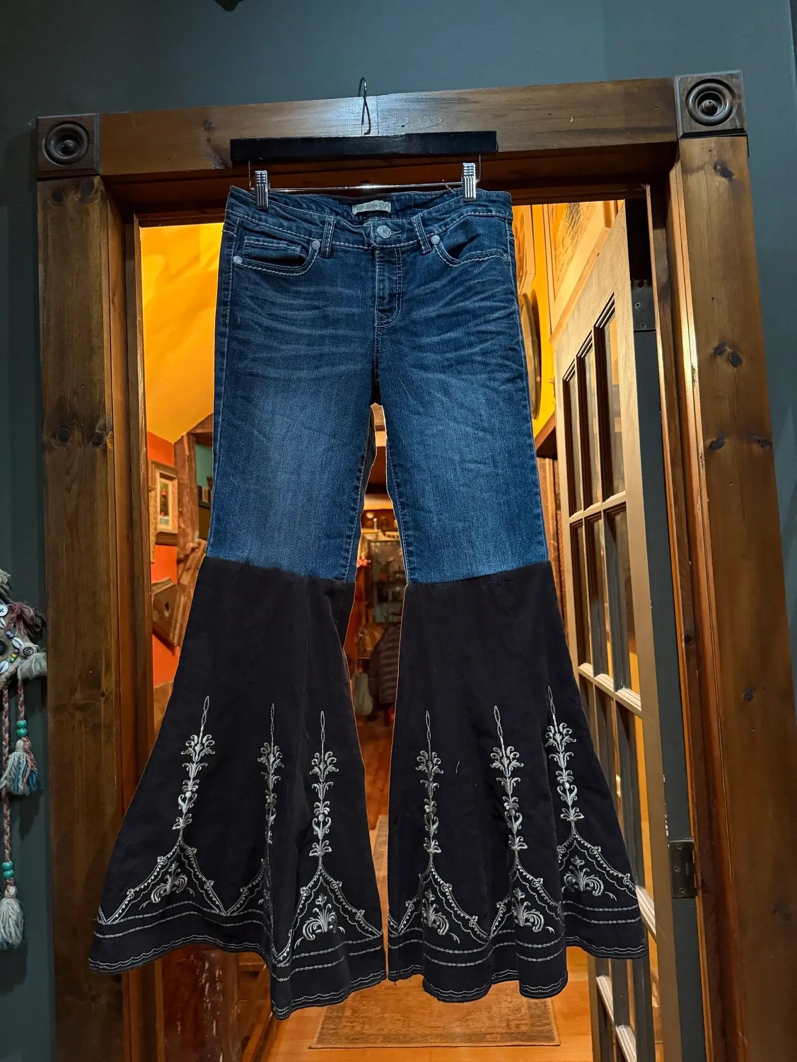 Groovy Corduroy Jeans size 6/28