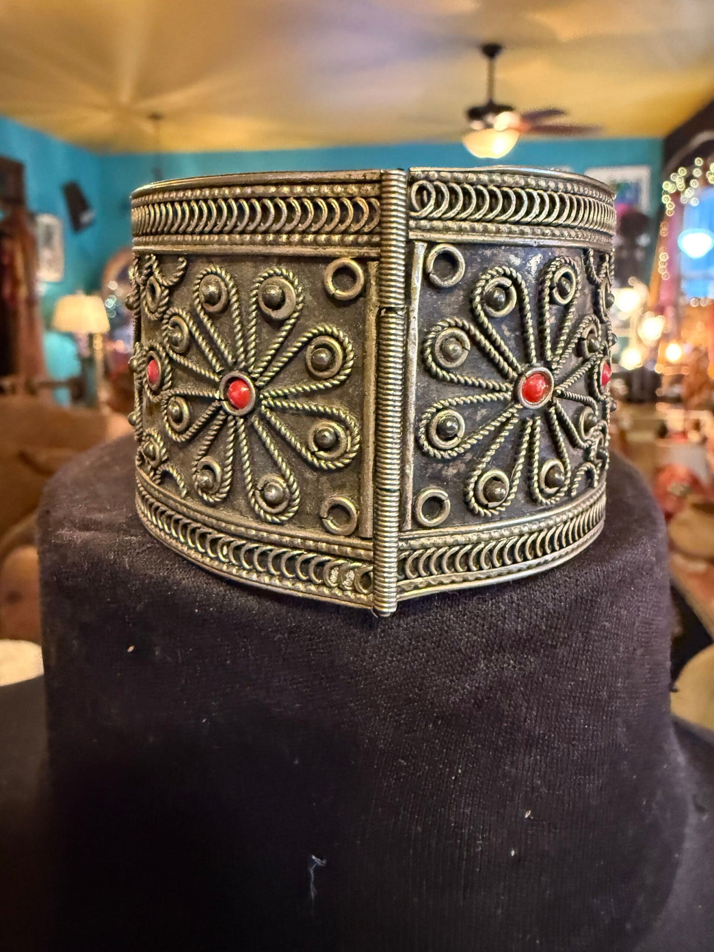 Vintage flower cuff