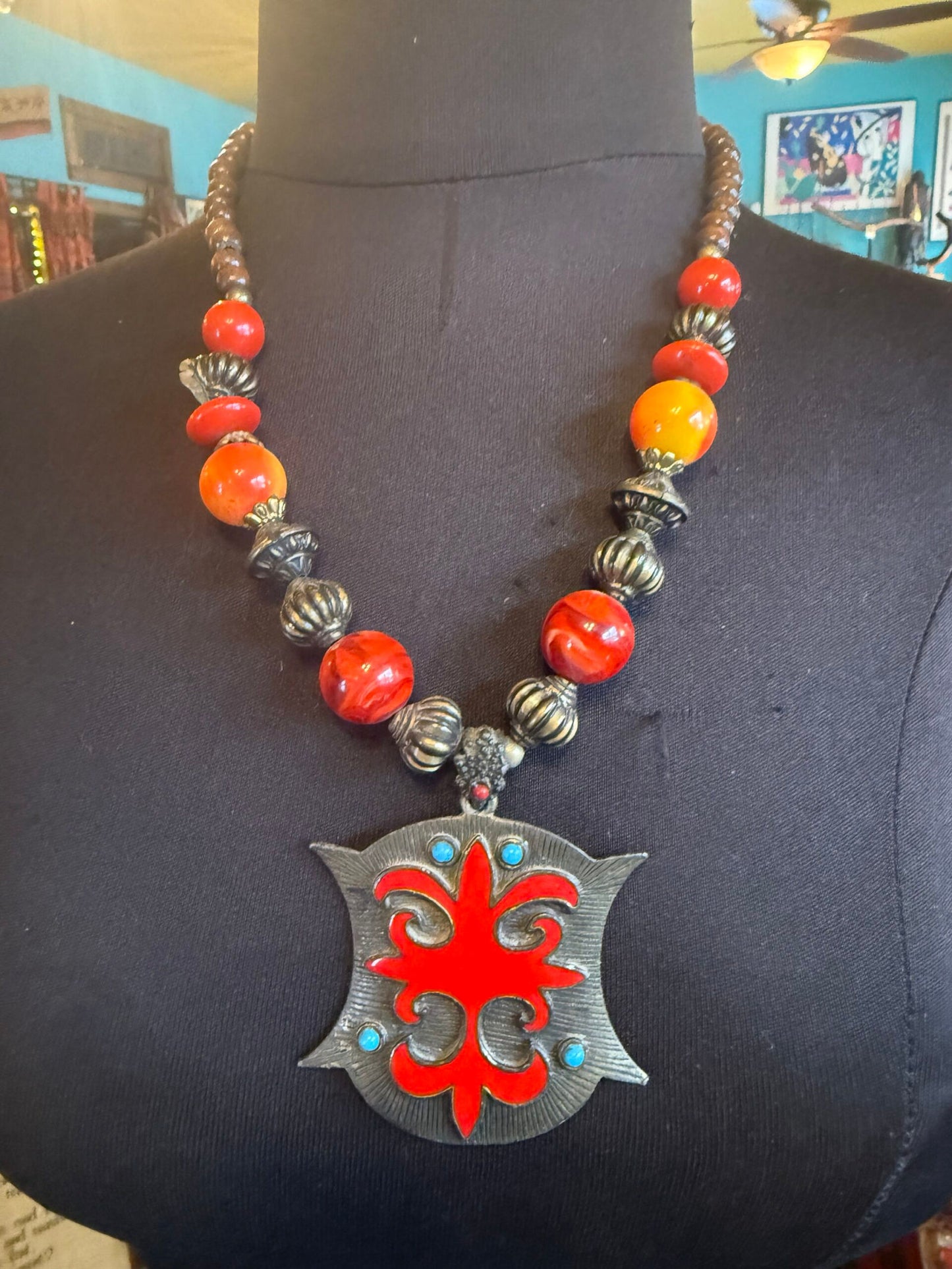 Medalesque necklace