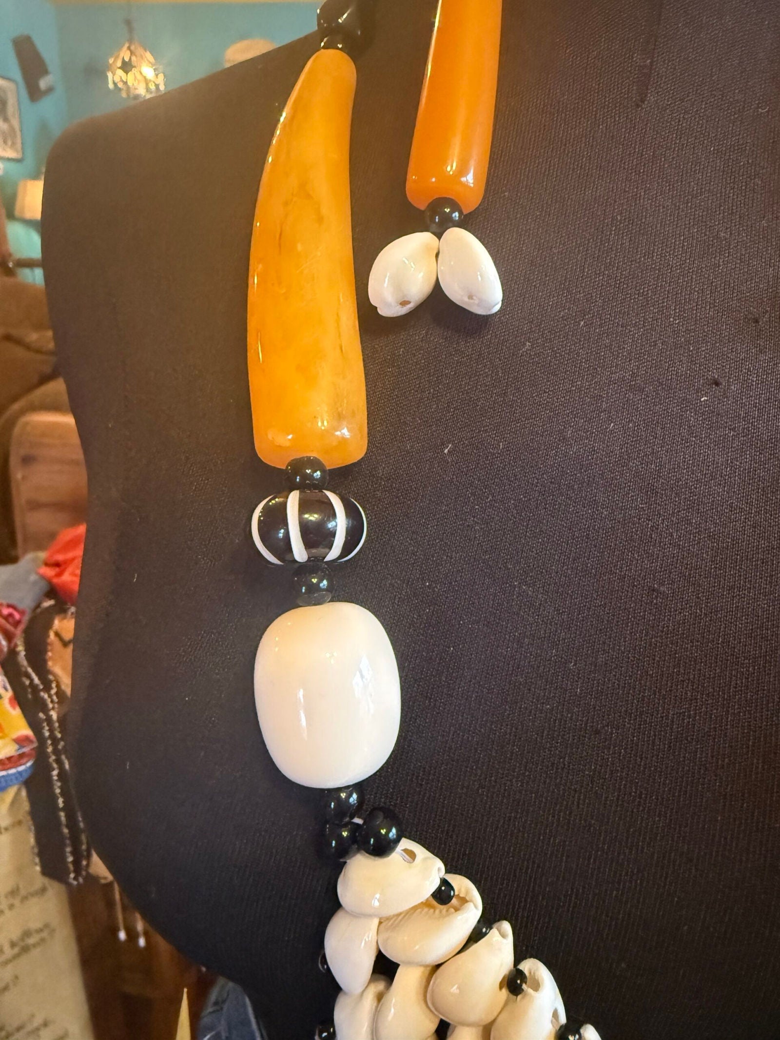 Dramatic Cowrie Shell Set
