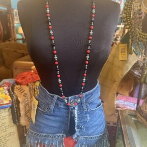 Dramatic black and red mala