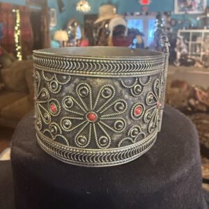 Vintage flower cuff
